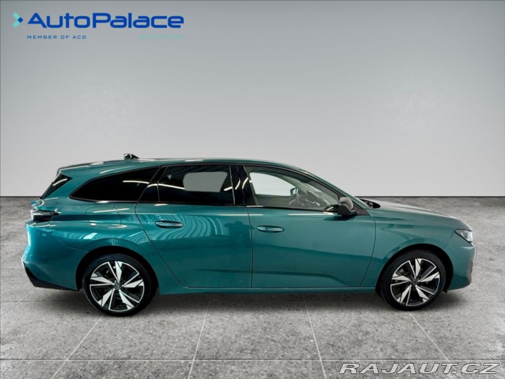 Peugeot 308 1,2 i ALLURE 1.MAJITEL 2023