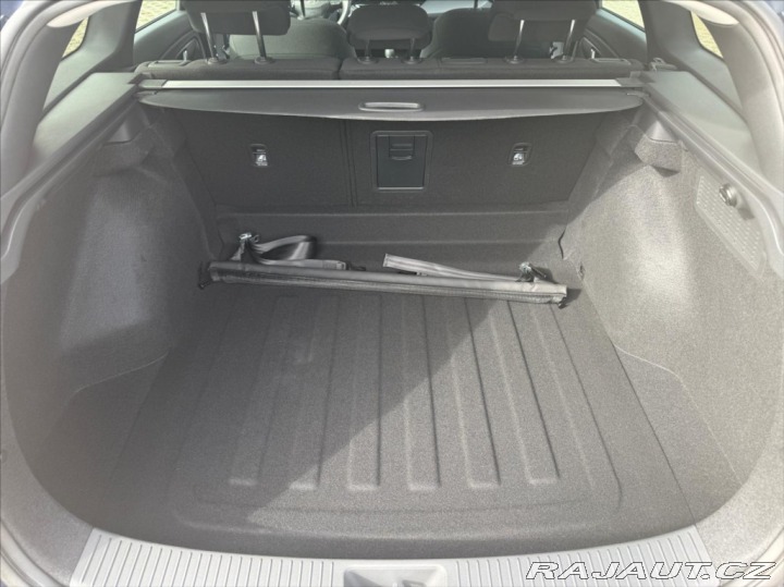 Hyundai i30 1,6 TGDI STYLE AT 1.MAJIT 2026