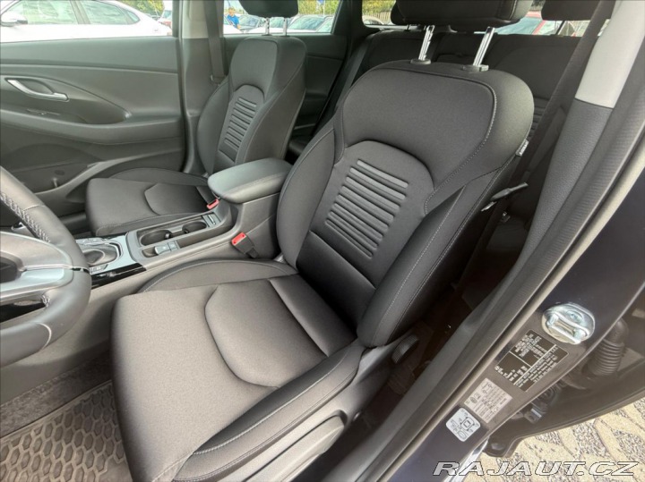 Hyundai i30 1,6 TGDI STYLE AT 1.MAJIT 2026