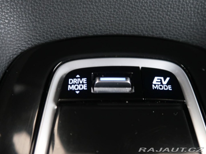 Toyota Corolla 1.8Hybrid,72KW,Touring,CZ 2021