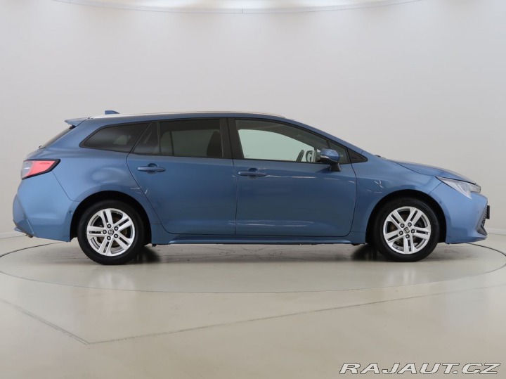 Toyota Corolla 1.8Hybrid,72KW,Touring,CZ 2021