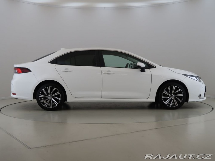 Toyota Corolla 1.5,92KW,Style,CZ,1Maj 2022