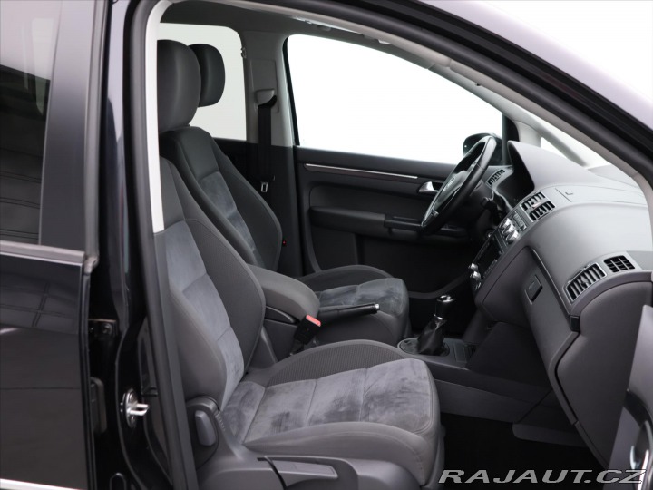 Volkswagen Touran 2,0 TDI 103kW Highline Ta 2012
