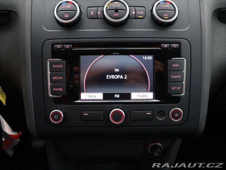 Volkswagen Touran 2,0 TDI 103kW Highline Ta 2012