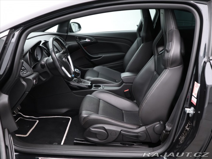 Opel Astra 2,0 T 206kW OPC Black Edi 2016