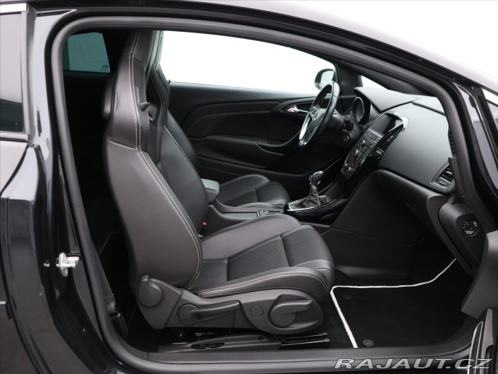 Opel Astra 2,0 T 206kW OPC Black Edi 2016