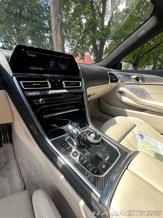 BMW 8 840i 1800