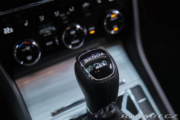 Škoda Superb 2.0TDI 147kW AT7 2022