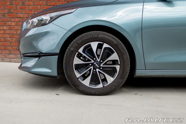 Kia Ostatní modely Ceed SW Ceed SW 1.5 T-GDi/ GOLD/ 2025