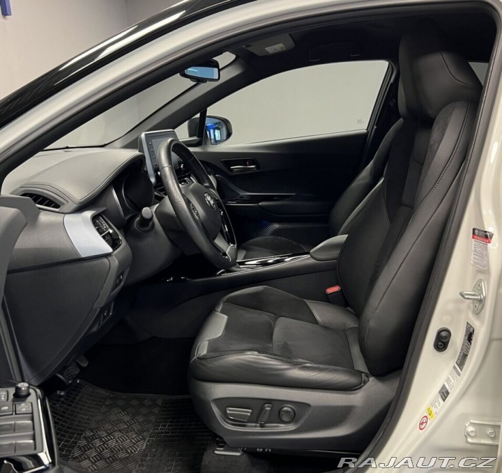 Toyota C-HR 1.8 Hybrid AT SELECTION 2020