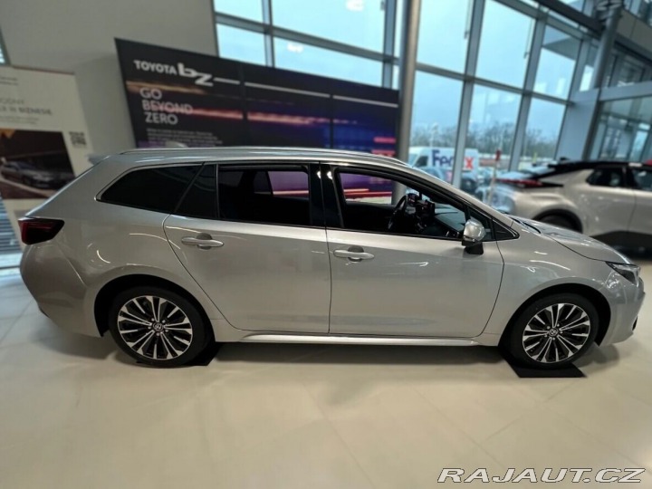 Toyota Corolla TS Style 1,8 Hybrid 140 - 1800