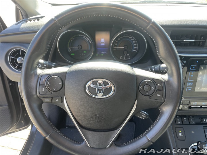 Toyota Auris 1,8 E-CVT Hybrid CZauto 1 2015