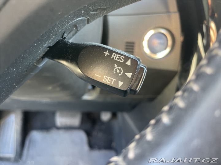 Toyota Auris 1,8 E-CVT Hybrid CZauto 1 2015