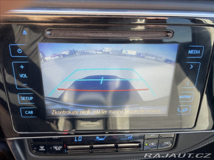 Toyota Auris 1,8 E-CVT Hybrid CZauto 1 2015