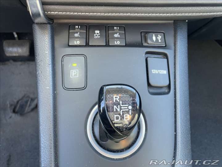 Toyota Auris 1,8 E-CVT Hybrid CZauto 1 2015
