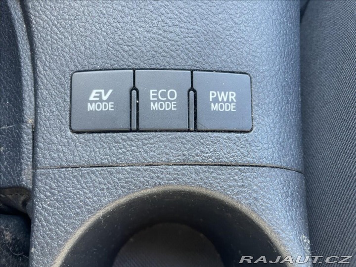 Toyota Auris 1,8 E-CVT Hybrid CZauto 1 2015