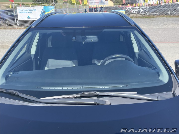 Toyota Auris 1,8 E-CVT Hybrid CZauto 1 2015