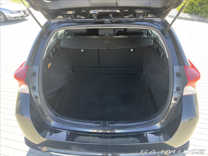 Toyota Auris 1,8 E-CVT Hybrid CZauto 1 2015