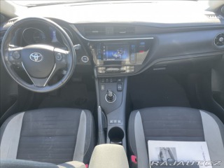 Toyota Auris 1,8 E-CVT Hybrid CZauto 1 2015