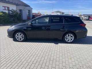 Toyota Auris 1,8 E-CVT Hybrid CZauto 1 2015