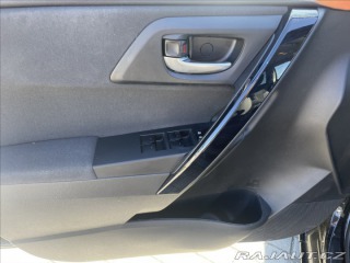 Toyota Auris 1,8 E-CVT Hybrid CZauto 1 2015