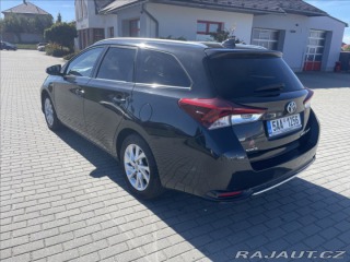 Toyota Auris 1,8 E-CVT Hybrid CZauto 1 2015
