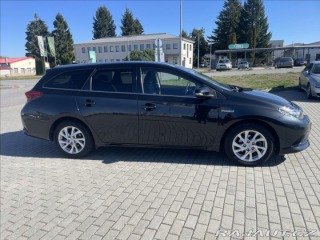 Toyota Auris 1,8 E-CVT Hybrid CZauto 1 2015