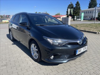 Toyota Auris 1,8 E-CVT Hybrid CZauto 1 2015