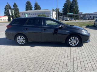 Toyota Auris 1,8 E-CVT Hybrid CZauto 1 2015