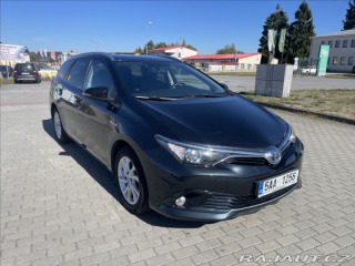 Toyota Auris 1,8 E-CVT Hybrid CZauto 1 2015