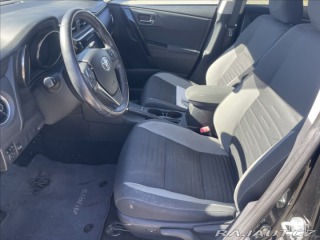 Toyota Auris 1,8 E-CVT Hybrid CZauto 1 2015