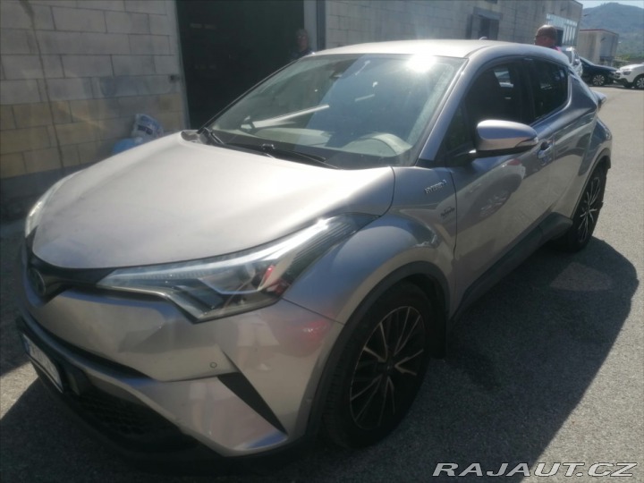 Toyota C-HR 1,8 i 72kw Hybrid e-CVT 2018