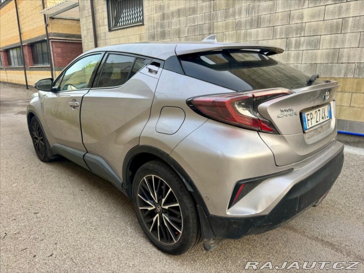 Toyota C-HR 1,8 i 72kw Hybrid e-CVT 2018