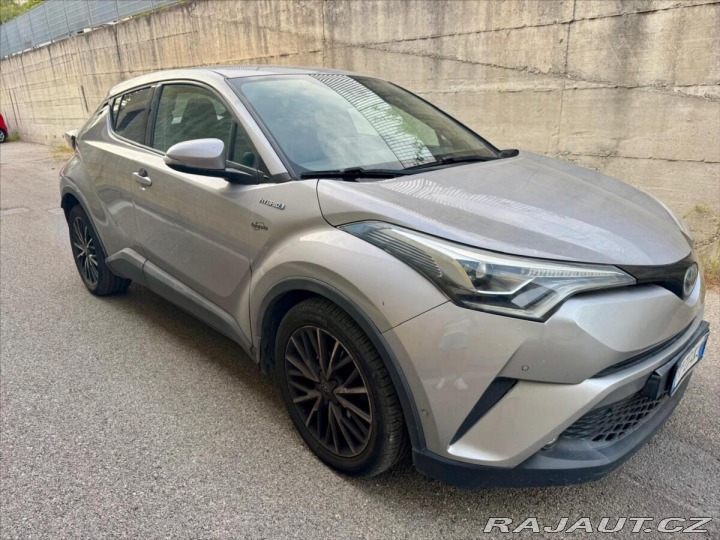 Toyota C-HR 1,8 i 72kw Hybrid e-CVT 2018