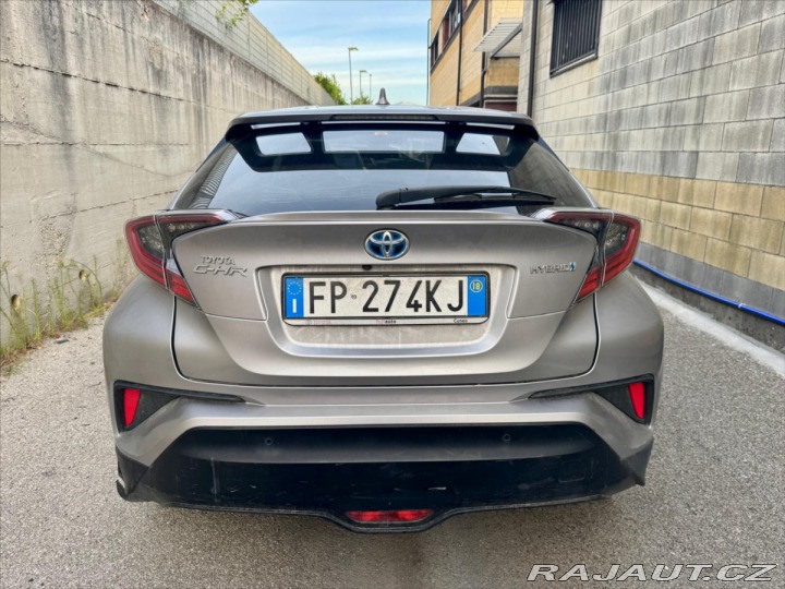 Toyota C-HR 1,8 i 72kw Hybrid e-CVT 2018