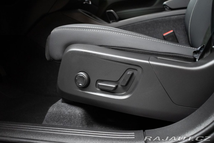 Volvo XC40 B4 AWD ULTIMATE BRIGHT*ČR 2023
