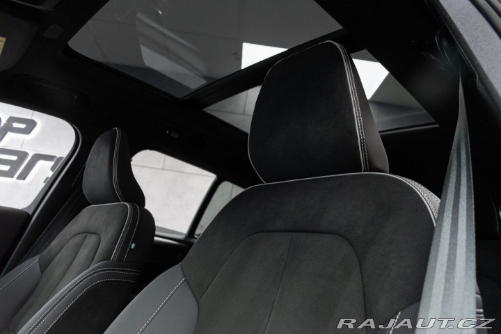 Volvo XC40 B4 AWD ULTIMATE BRIGHT*ČR 2023