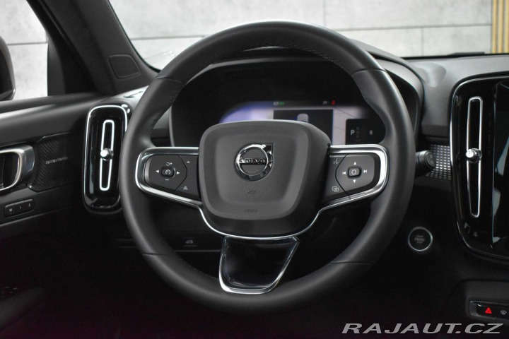 Volvo XC40 B4 AWD ULTIMATE BRIGHT*ČR 2023