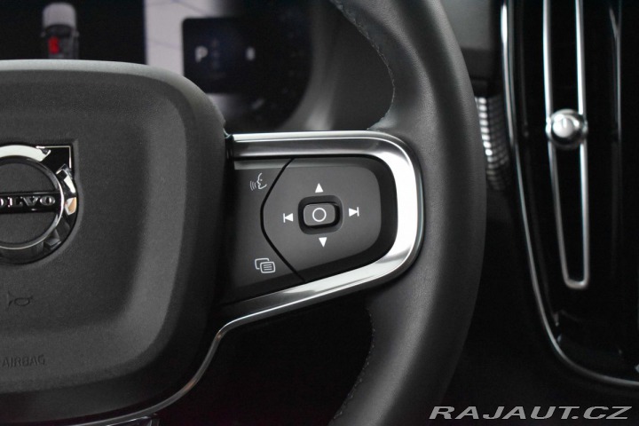 Volvo XC40 B4 AWD ULTIMATE BRIGHT*ČR 2023