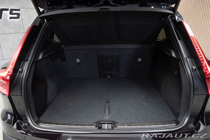 Volvo XC40 B4 AWD ULTIMATE BRIGHT*ČR 2023