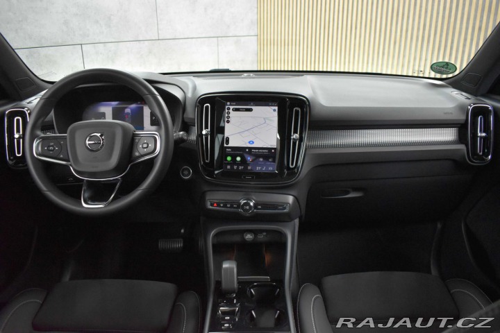 Volvo XC40 B4 AWD ULTIMATE BRIGHT*ČR 2023