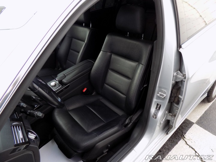 Mercedes-Benz E E 300CDI/bi-xenon/Avantga 2011