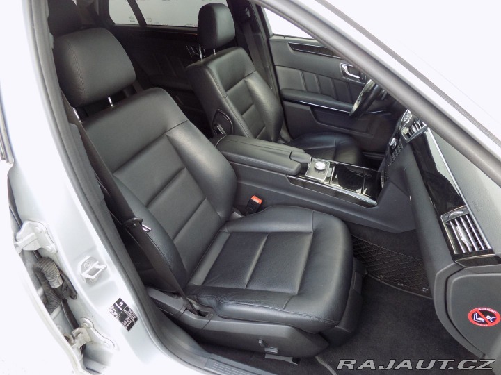 Mercedes-Benz E E 300CDI/bi-xenon/Avantga 2011