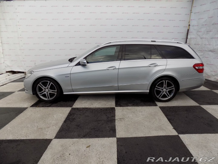 Mercedes-Benz E E 300CDI/bi-xenon/Avantga 2011