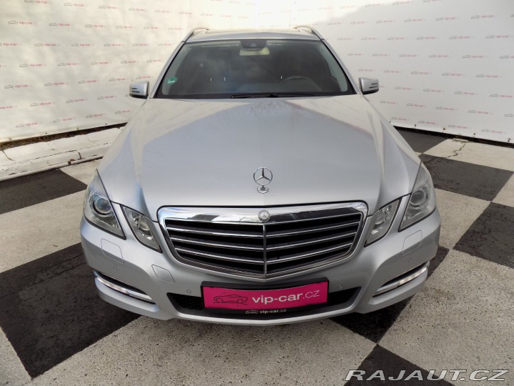 Mercedes-Benz E E 300CDI/bi-xenon/Avantga 2011