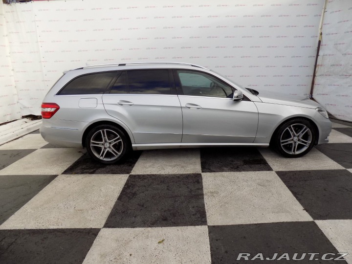 Mercedes-Benz E E 300CDI/bi-xenon/Avantga 2011