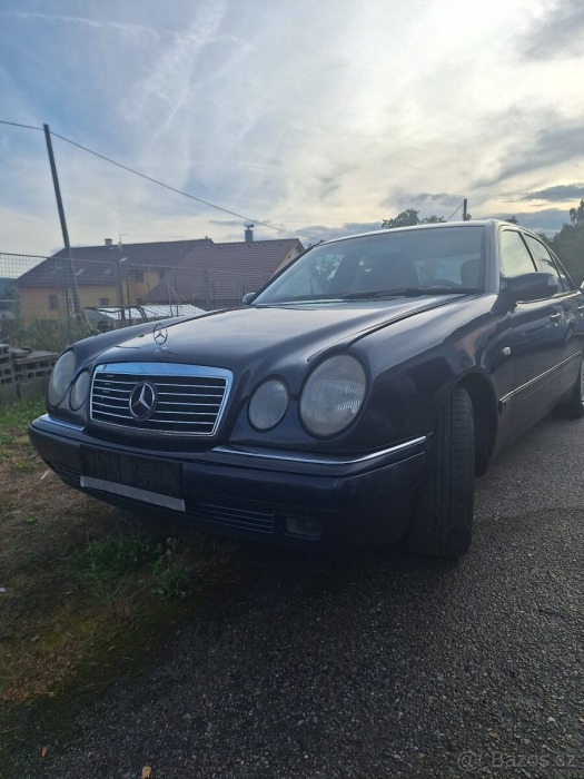 Mercedes-Benz E 2,0 290 TD