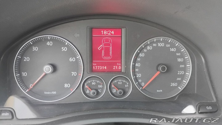 Volkswagen Golf 1,6 benzín United výbav 2008