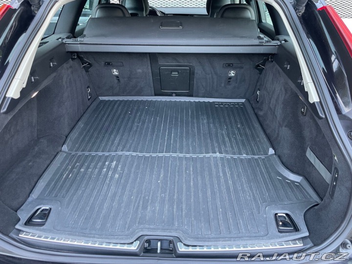 Volvo V90 2,0 145kw - automat 93 2028