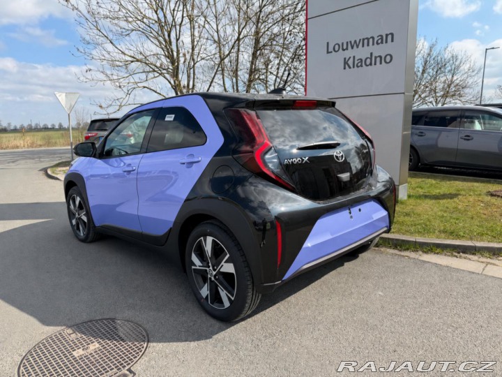 Toyota Aygo 1.5HEV Style 1800